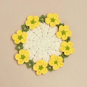 Adorables Posavasos de Ganchillo con Motivo de Miosotis en Tonos Pastel - Hechos a Mano, Duraderos, para Tazas, Vasos, Decoración Boho de Primavera - Product Image 1