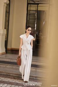 Chaleco Elegante Blanco para Mujer con Solapa Entallada, Manga Casquillo, Peplum y Botón Único, Traje de Oficina/Negocios, Tela de Estambre - Product Image 2
