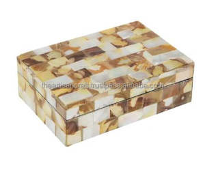 Boîte à bijoux en nacre, boîte à incrustations faite à la main, design moderne, forme carrée, construction durable, taille et couleur personnalisables pour l'artisanat - Product Image 1