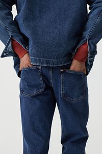 Jeans en denim coupe bootcut, design premium de la marque, confortables pour homme, fermeture éclair, coupe droite, poches style cowboy. - Product Image 2