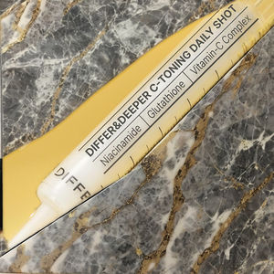 Differ&Deeper C-Toning Daily Shot Serum con Niacinamida y Vitamina C, Exfoliante e Hidratante Facial, 25g en Caja - Product Image 1