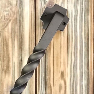 Poignée de portail en fer forgé résistant à la rouille – Forgée à la main, facile à installer – Pièce décorative de style Asie de l'Est. - Product Image 2