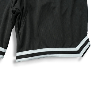 Shorts en maille 100% polyester pour homme, logo personnalisé de haute qualité, confortables et respirants, motif uni, style streetwear décontracté - Product Image 4