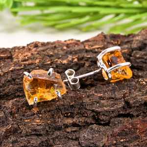 ต่างหูเงินแท้ประดับซิทริน ดีไซน์มินิมอล ต่างหูแบบติดหู สำหรับคนเกิดเดือนพฤศจิกายน - Product Image 2