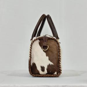 Bolsa de Viaje Mini Speedy de Cuero Genuino Marrón 100%, Estilo Deportivo de Alta Calidad con Grabado Floral Vintage - Product Image 3