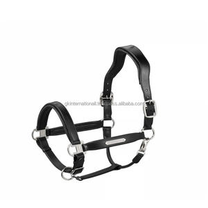 Licol pour cheval en cuir anglais noir confortable et rembourré avec plaque de nom personnalisée sur le mentonnière et quincaillerie argentée - Product Image 6