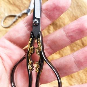 Tijeras Vintage de Lujo de Antique Creations - Hechas a Mano con Hojas de Acero Inoxidable, Diseño Grabado, Afiladas para Sastrería, Bordado, Regalo - Product Image 5