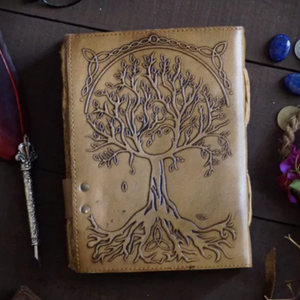 Grimoire en cuir artisanal avec sept pierres des chakras et motif Arbre de Vie, bord festonné, journal cadeau pour Wicca et sorcières - Product Image 5