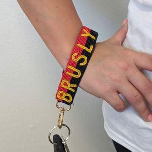 Porte-clés perlé fait main motif fraise cerise, breloque de sac style lettres, flamant rose, amour, Saint-Valentin, cadeau de rentrée scolaire - Product Image 4