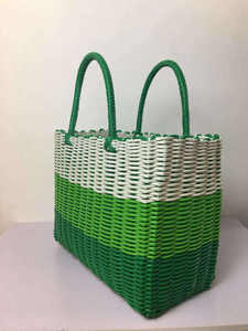 Bolso de Moda Tejido a Mano de Plástico |   Bolso espacioso con paja de colores |   Origen Vietnam - Product Image 3