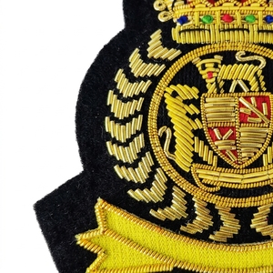 Emblema de Lujo Bordado a Mano con Hilo de Oro para Blazer, Uniforme o Insignia de Corona, Aplique Personalizado con Trabajo de Oro - Product Image 4