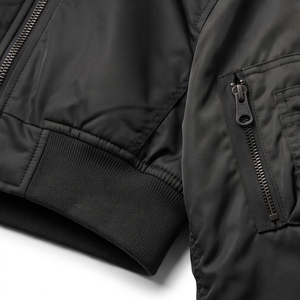 Blouson Bomber MA1 Homme en Gros, Personnalisable avec Logo Brodé, Doublure Matelassée, Coupe-Vent Hiver, Manteau Décontracté en Toile - Product Image 6