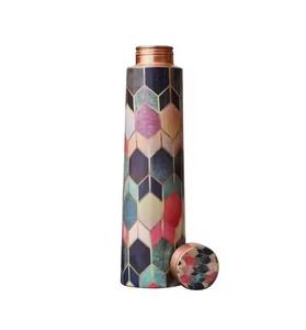 Botella de Agua Hexagonal de Cobre con Diseño Artístico de Fusión de Colores, Botella Metálica Reutilizable para Hogar, Oficina y Viajes - Product Image 1