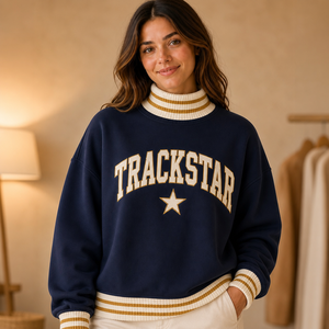 เสื้อสเวตเชิ้ตคอเต่าผู้หญิง Navy Gold Stripe Trackstar สีไอวอรี่ ลายตัวอักษรดาว โลโก้สั่งทำ OEM แบรนด์ส่วนตัว ขายส่ง - Product Image 1