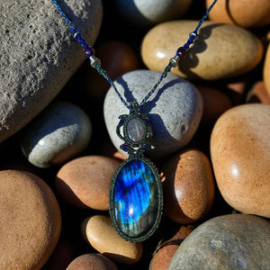 Collar Colgante de Macramé Hecho a Mano con Labradorita Azul Brillante, Gema Natural, Joyería de Cristal Curativo Boho, Bola de Bambú Budista - Product Image 2