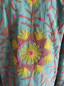Veste en velours brodée de fleurs, col mandarin, manches longues, manteau pour femme, style bohème chic vintage fait main - Product Image 5