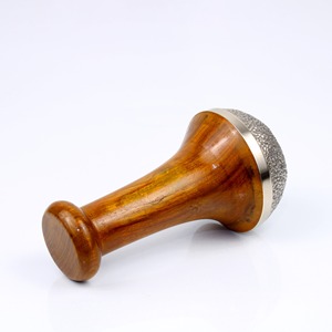 Outil de massage corporel et des pieds traditionnel Kansa Vatki de qualité supérieure, avec poignée en bois, pour une prise en main directe et confortable - Product Image 6