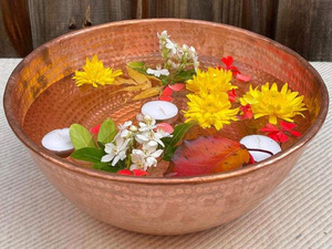 อ่างแช่เท้าทองแดงสีสดใส เงางาม เหมาะสำหรับการดูแลเท้าเพื่อการผ่อนคลายที่สปาและร้านเสริมสวย - Product Image 6