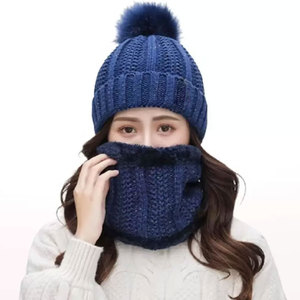 Bonnet d'hiver pour femme en tricot torsadé avec pompon en fausse fourrure, doublure polaire chaude, bonnet tendance doux et plissé - Product Image 5