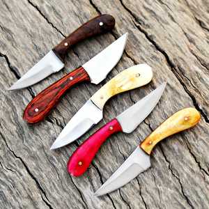 Lot de 5 couteaux de chasse et de survie professionnels à lame fixe en acier carbone forgé à la main, style Damas, pour le cou (EDC), personnalisables OEM/ODM, colorés - Product Image 2