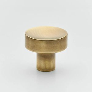 Classic metal wire cake stand designed for elegant dessert serving with refined craftsmanship for memorable entertaining - Product Image 5