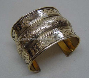 Bracelets en laiton de qualité supérieure, faits à la main, pour les fêtes, mode, bracelets en laiton surdimensionnés, bracelets en laiton Falak World Export - Product Image 4