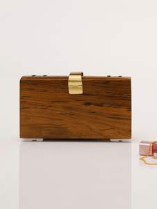 Bolso de mano rectangular hecho a mano para niñas, accesorios de fiesta con cierre magnético y cadena lateral, de Universal Overseas - Product Image 3