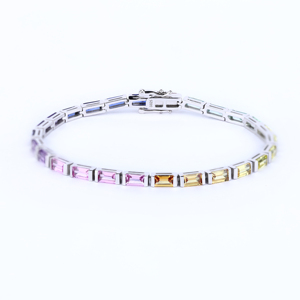 Bracelet élégant en platine avec diamants taille baguette et pierres latérales en saphir, bijoux de luxe classiques pour femmes, idéal pour le quotidien, coffret cadeau - Product Image 2