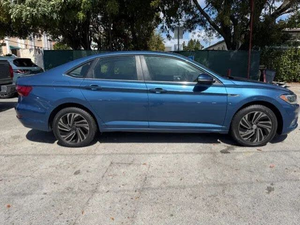 Volkswagen Jetta SEL Premium FWD 2019 - Product Image 2