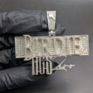 Colgante Personalizado Iced Out de Plata de Ley 925 con Diamantes de Moissanita, Estilo Hip Hop Bling, Colgante con Letra Personalizada para Hombres y Mujeres - Product Image 1