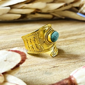 Bague ovale en turquoise naturelle, style tribal, avec bande en laiton plaqué or 18 carats, pour femme, style bohème antique, bouclier vintage, vente chaude - Product Image 4