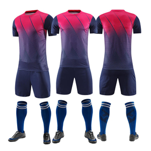 Uniforme de Fútbol Personalizado al por Mayor, Ligero y Transpirable, Conjunto Profesional de Camiseta y Pantalones Cortos, Nombre del Jugador, Logotipo Frontal, Clubes, 100% Personalizable - Product Image 1