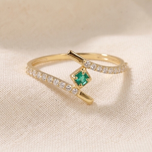 Bague en or massif 10 carats avec diamant cultivé en laboratoire et émeraude colombienne, bague croisée pour femme, bijoux de fiançailles certifiés IGI - Product Image 1
