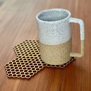 Ensemble de sous-verres en bois nid d'abeille design, écologiques, idéaux pour la maison, la cuisine, le bureau et les occasions familiales. - Product Image 2