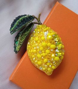 Broche brodée à la main MD HANDICRAFTS, perles, design personnalisé, service de création d'échantillons, mode florale de luxe - Product Image 5