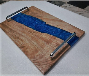 Plateau rectangulaire en bois et résine fait main de luxe avec poignée en acier inoxydable, résine bleue décorative pour la maison, le restaurant, le service de nourriture - Product Image 3