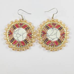 Pendientes llamativos con cuentas de cristal para una apariencia espectacular en fiestas, creando una impresión audaz con un diseño fluido y largo. - Product Image 5