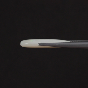 โอปอลสีขาวคุณภาพสูง น้ำหนัก 7.42 กะรัต ธรรมชาติ รับรองโดย IGI รูปทรงวงรี ขัดเงาด้วยมือ ผ่านการเคลือบด้วยแว็กซ์/น้ำมัน ขนาด 23x11 มม. - Product Image 2