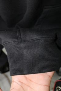 Sudaderas con capucha de algodón 100% de hilo fino No Strings en color negro con logo personalizado Jet, sudaderas con capucha en negro oscuro. - Product Image 6