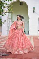 AARIKA TEXTILE Lehenga de Mariée Traditionnel de Luxe Premium Or Écrasé avec Broderie de Fil et de Paillettes, Blouse et Dupatta pour Mariage Ethnique