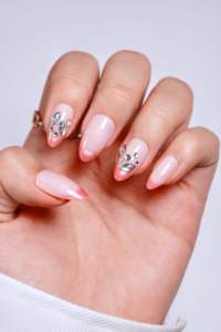 Uñas Postizas Rosa Ombre Medianas de ABS con Arte de Cristal de Estrás y Detalles Metálicos Dorados, Venta al por Mayor, Longitud Personalizada, 24 unidades - Product Image 2