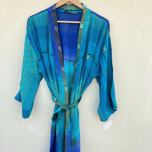 Kimono de seda largo hecho a mano de seda Vintage azul, bata de mujer, Kimono Floral, vestido de luna de miel - Product Image 1