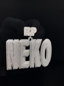 Colgante Personalizado de Botón de Reproducción con Diamantes de Imitación, Chapado en Oro Rosa, para Hombre, Estilo Hip Hop - Product Image 6