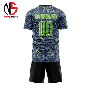 Ensembles de maillots de football en polyester sur mesure, design rétro, impression par sublimation, nom personnalisé, service OEM, uniformes de football 2026 - Product Image 2