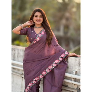 Sari brodé floral multicolore avec bordure ajourée, couleur vin pur, pour les mariages - Product Image 4