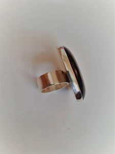 แหวนแต่งงานผู้หญิงเงินแท้ 925 ประดับพลอยออนิกซ์สีดำทรงรี สไตล์โบฮีเมียน งานแฮนด์เมด ดีไซน์ขอบแบบ Bezel Setting สวยงาม เหมาะสำหรับเป็นของขวัญแทนใจ - Product Image 4