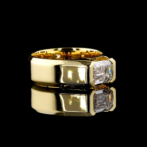 Anillo de Lujo para Mujer en Oro Amarillo de 14K con Diamante Corte Esmeralda |   Anillo de compromiso solitario de banda ancha con certificación IGI para boda/fiesta - Product Image 1
