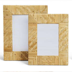 Cadre photo artisanal en rotin naturel écologique très demandé, avec articles de décoration intérieure - Product Image 1