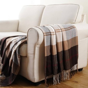 Venta al por mayor de color oscuro a cuadros manta bufanda para sofá ligero <span class=keywords><strong>beige</strong></span> suave y acogedora manta para cama silla sofá - Product Image 4