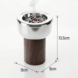 Brûleur d'encens en métal poli avec un grand bol rempli de charbons de bois incandescents, sur un support en bois, pour parfumer la maison. - Product Image 3
